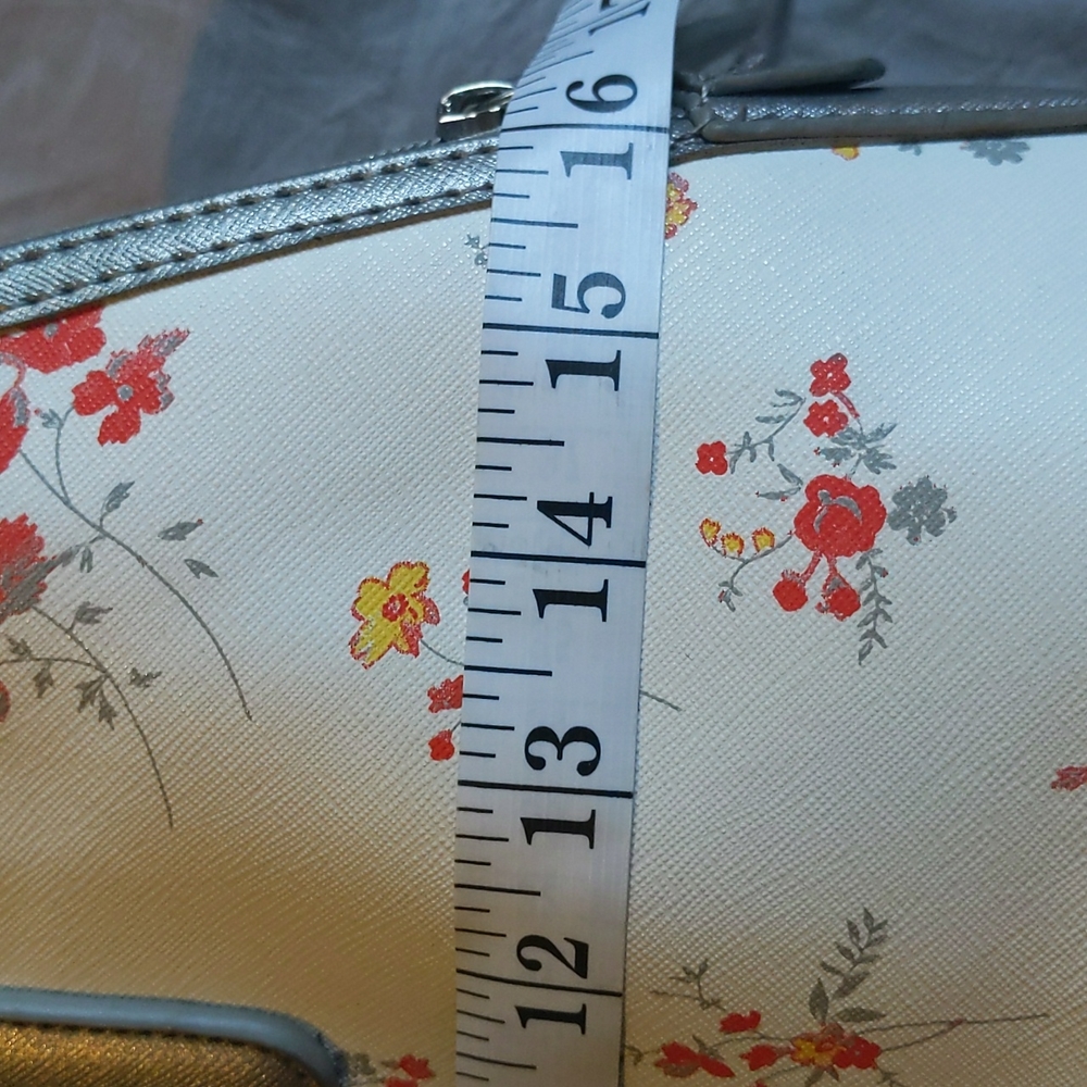 Kenneth Cole Reaction Floral Purse - Picture 13 of 15